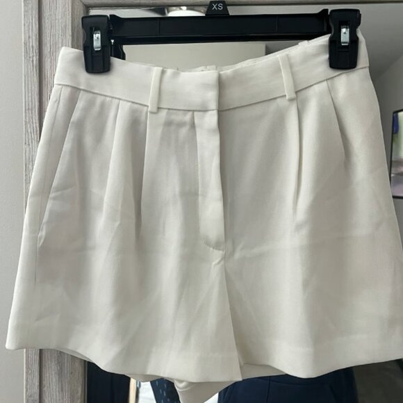 Aritzia Atelier White Trouser Shorts - Picture 3 of 3